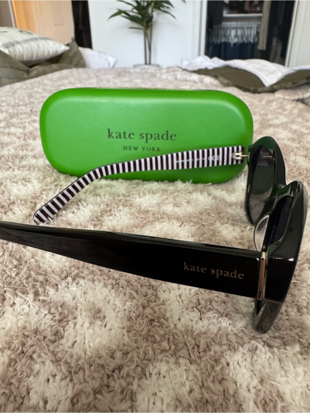 kate spade Black Gloss Cat-Eye Sunglasses with Dark Lenses - Picture 2 of 6